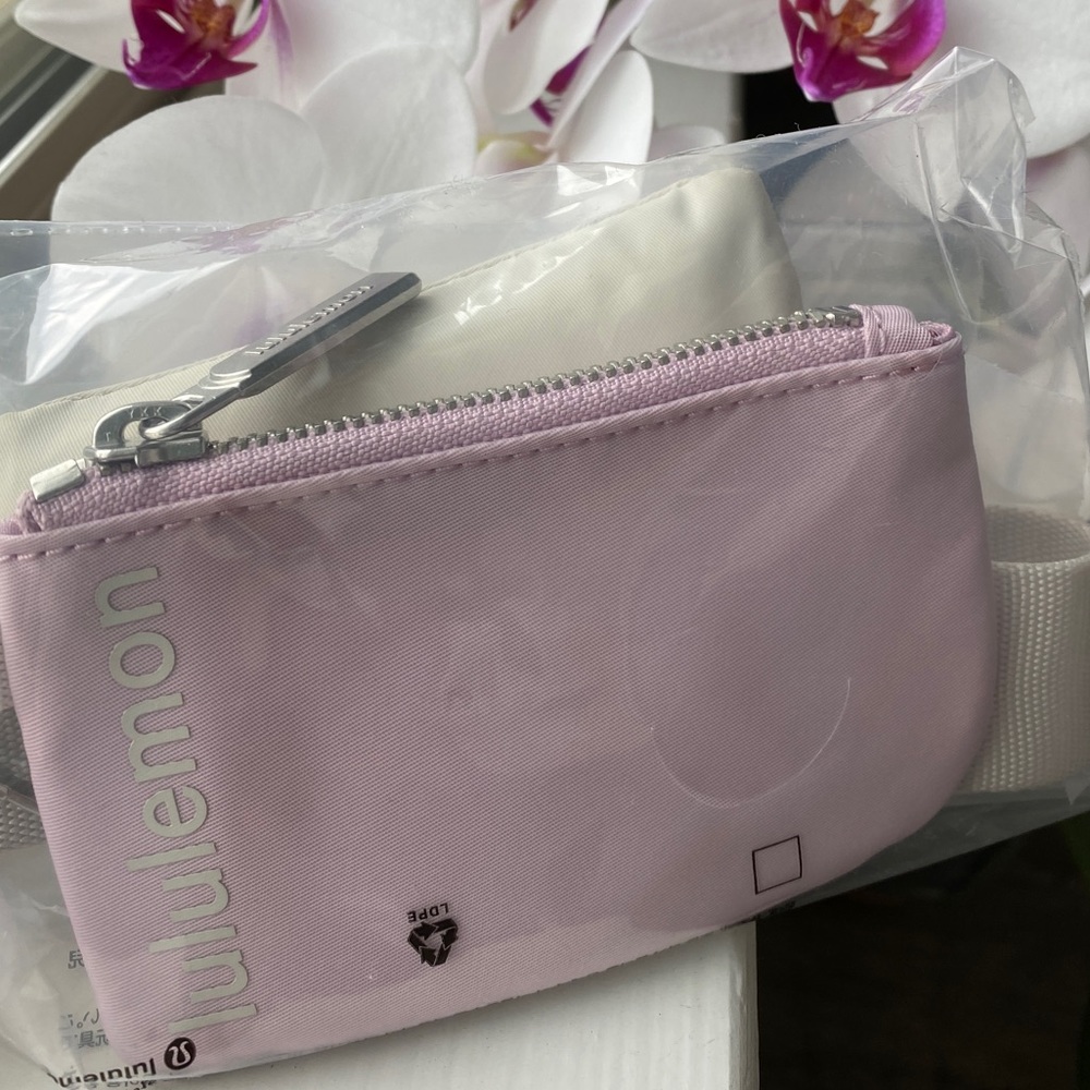Lululemon Dual Pouch Wristlet White Opal / Pink Peony - Picture 9 of 13